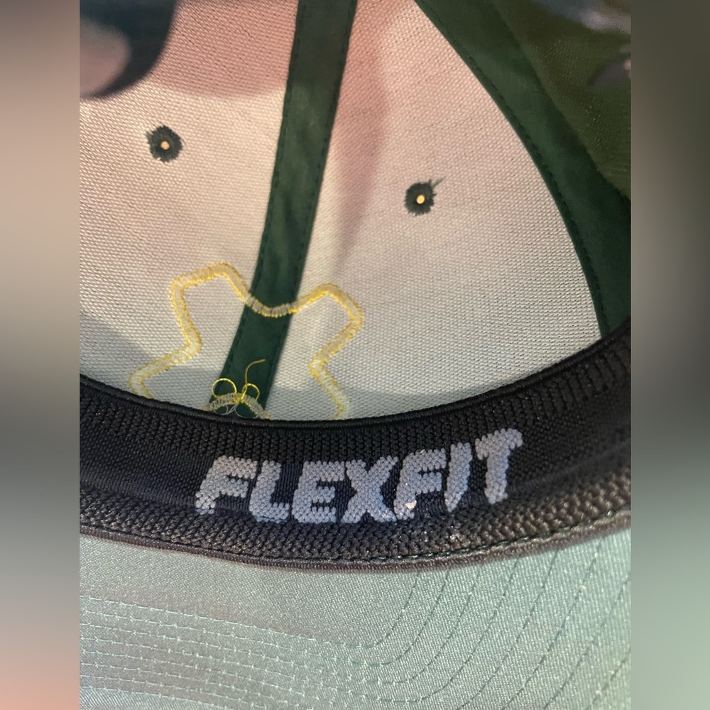 Green fitted European golf hat. - Picture 3 of 4